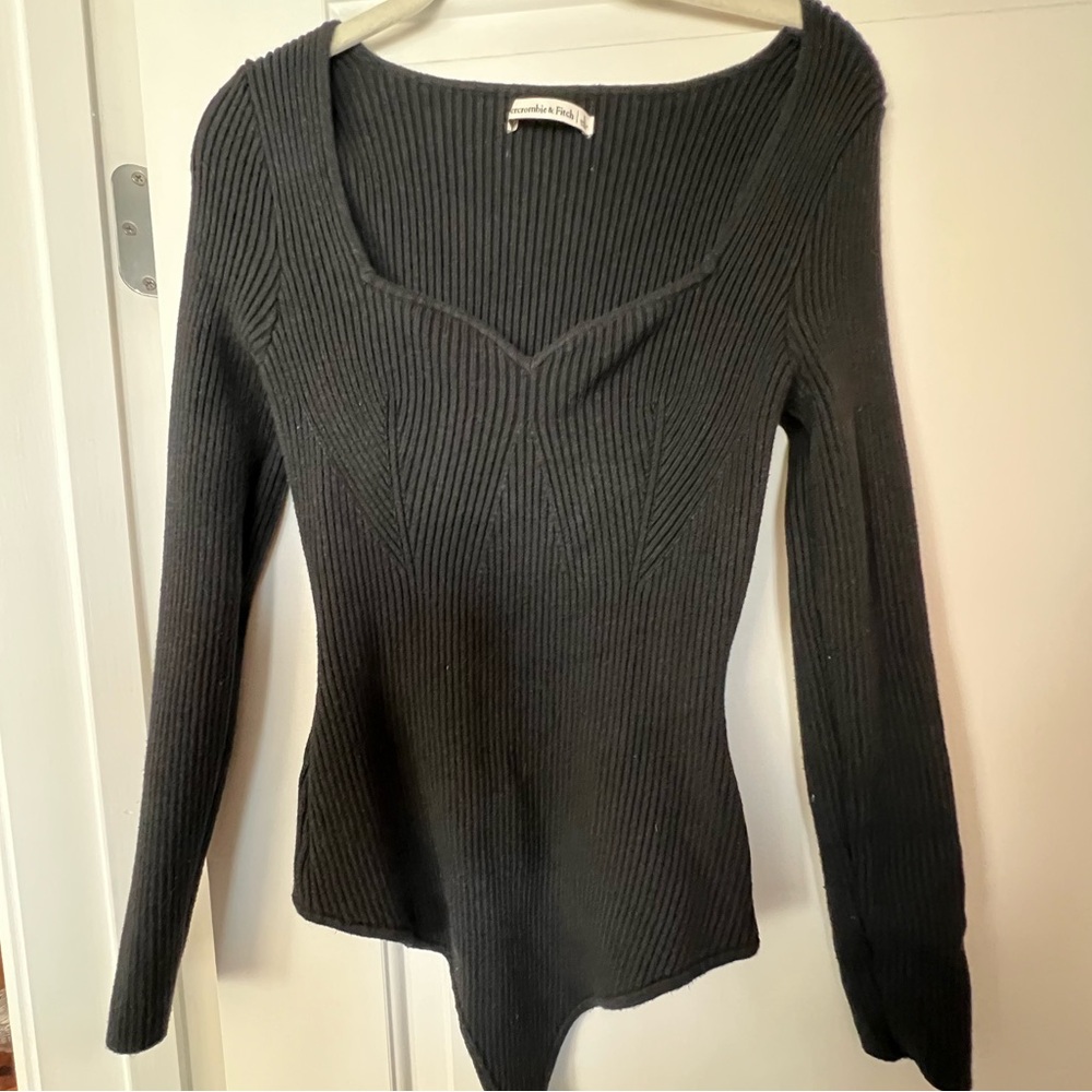black ribbed bodysuit w/ sweetheart neckline - Abercrombie